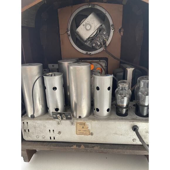 GE Tombstone Radio No. M-51, AM-Shortwave, 1934-1935, 15"W x 17"H - Picture 8 of 16